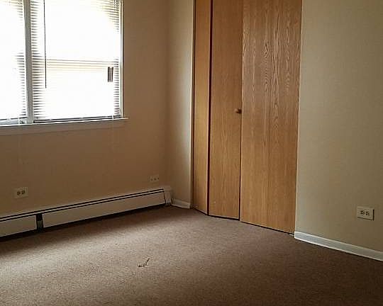 3rd image of 1620 E 75th St APT 1C
