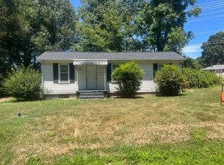 2816 Martin St, Walkertown, NC 27051