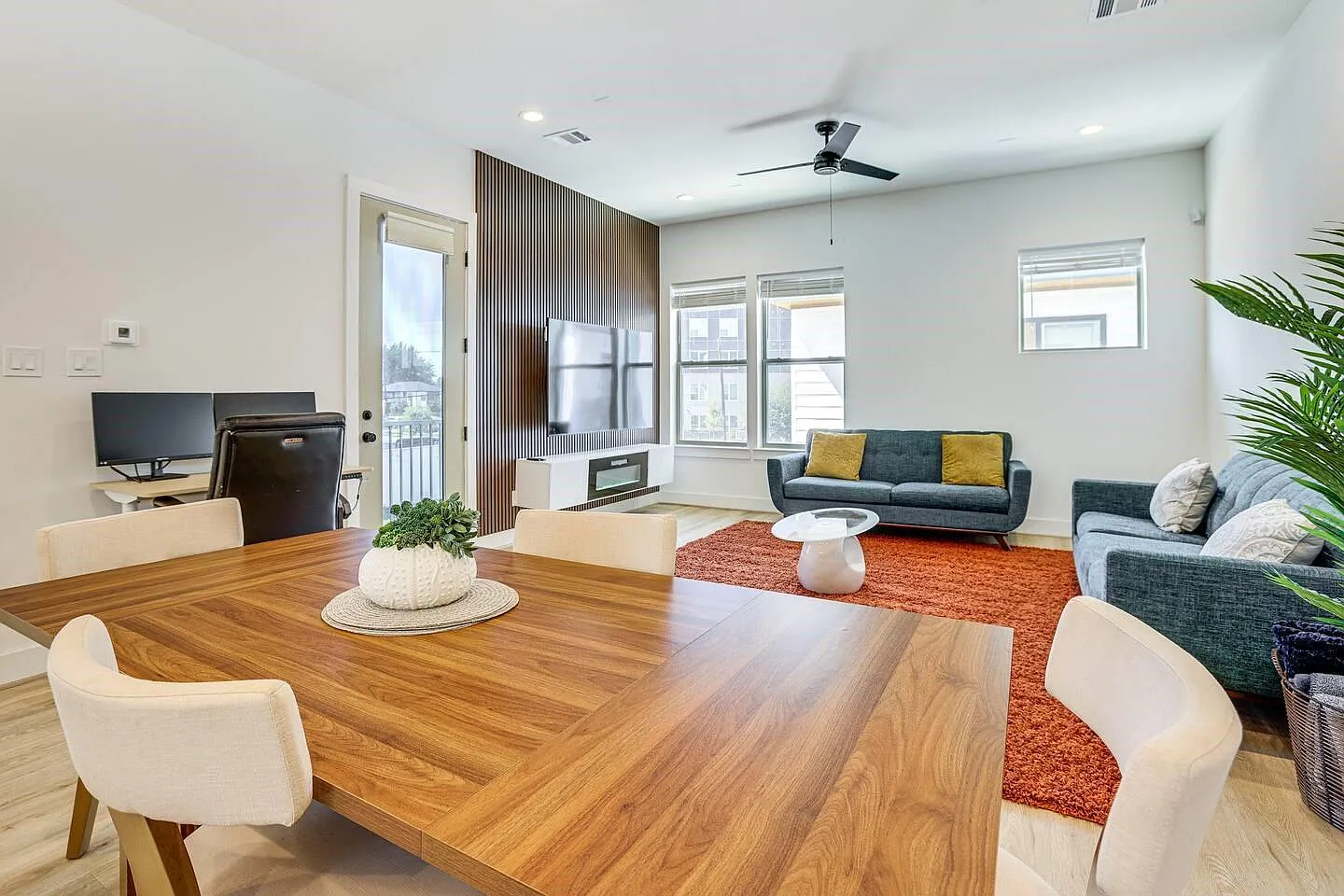 3 bed, 3.5 bath, 1783 sqft, $3,050 — Photo 3