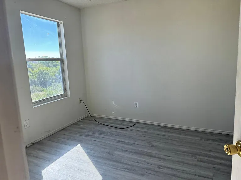 5100 Waterford Dr — Photo 13
