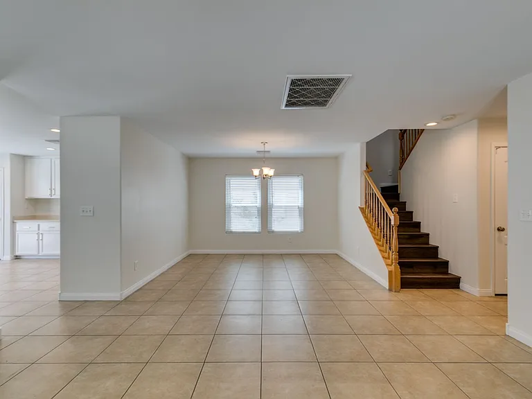 8660 Painted Horseshoe St — Photo 11