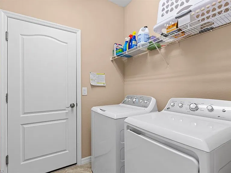16148 Bonita Landing Cir — Photo 11