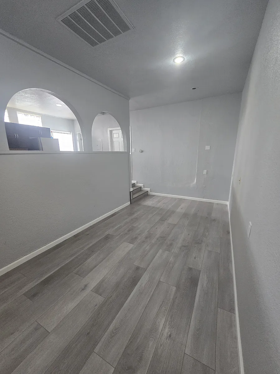 Building Photo - 960 N Van Ness Ave #ADU