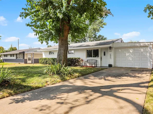 9323 Saint William Ct, Saint Louis, MO 63134