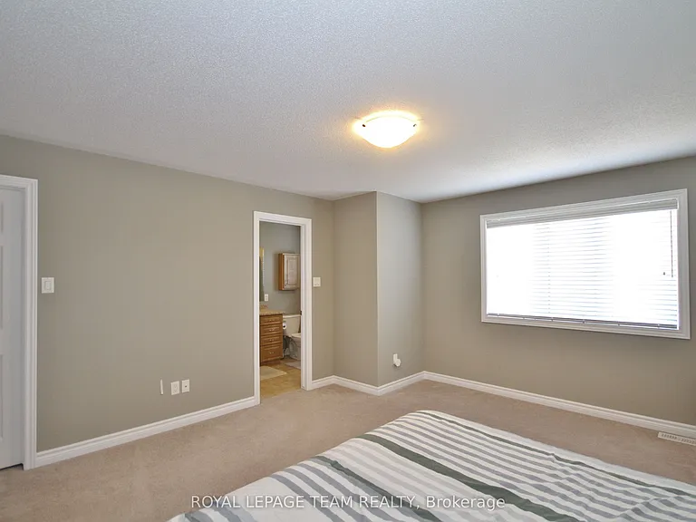 302 Tourmaline Cres — Photo 19