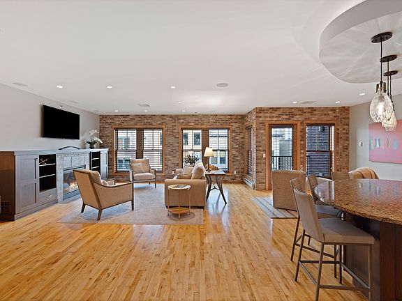 4th image of 300 Broadway N APT 305