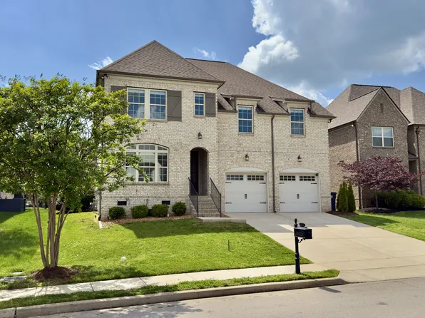 2309 Coppergate Way, Thompsons Station, TN 37179