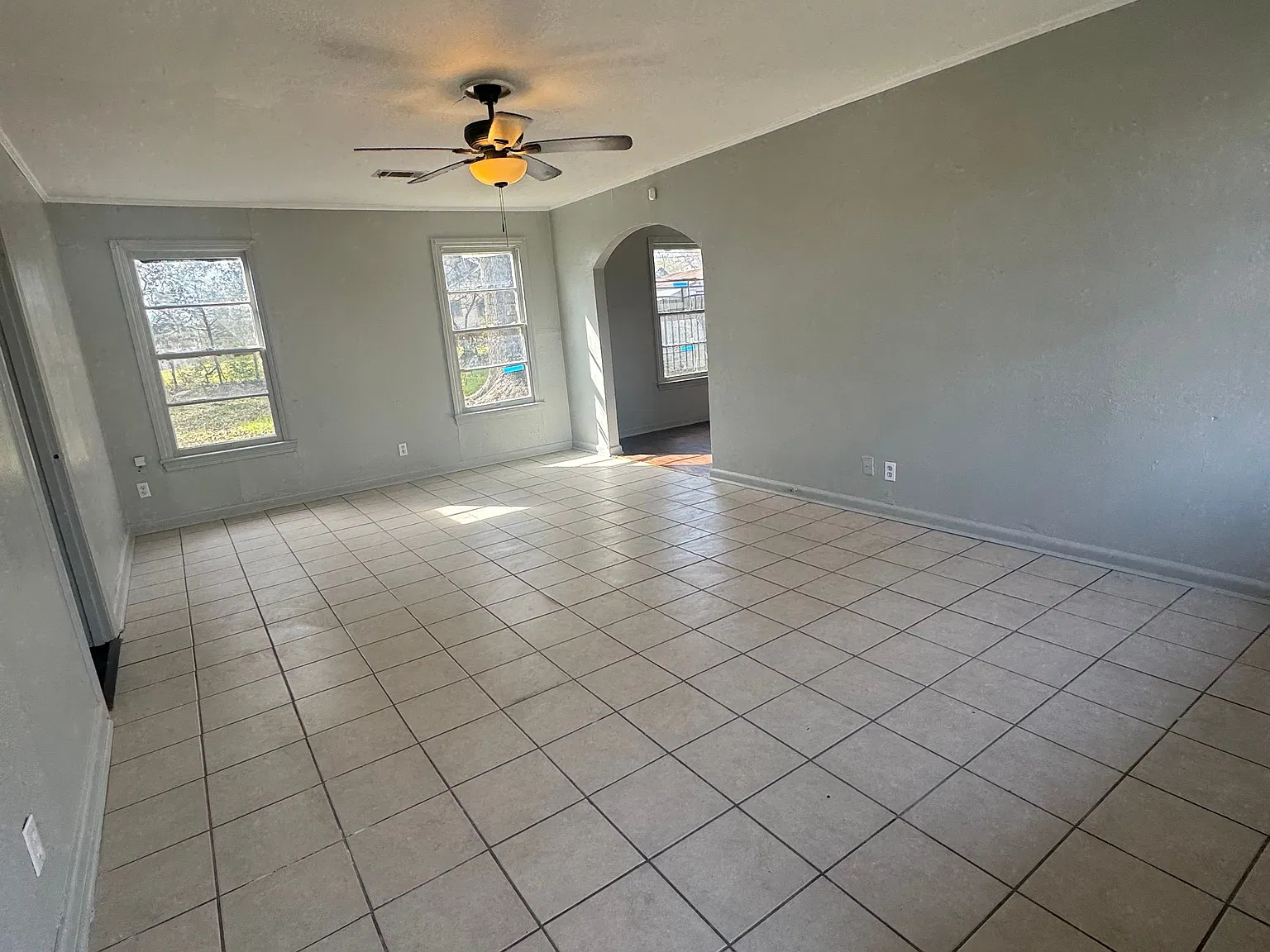3 bed, 1057 sqft, $800 — Photo 2