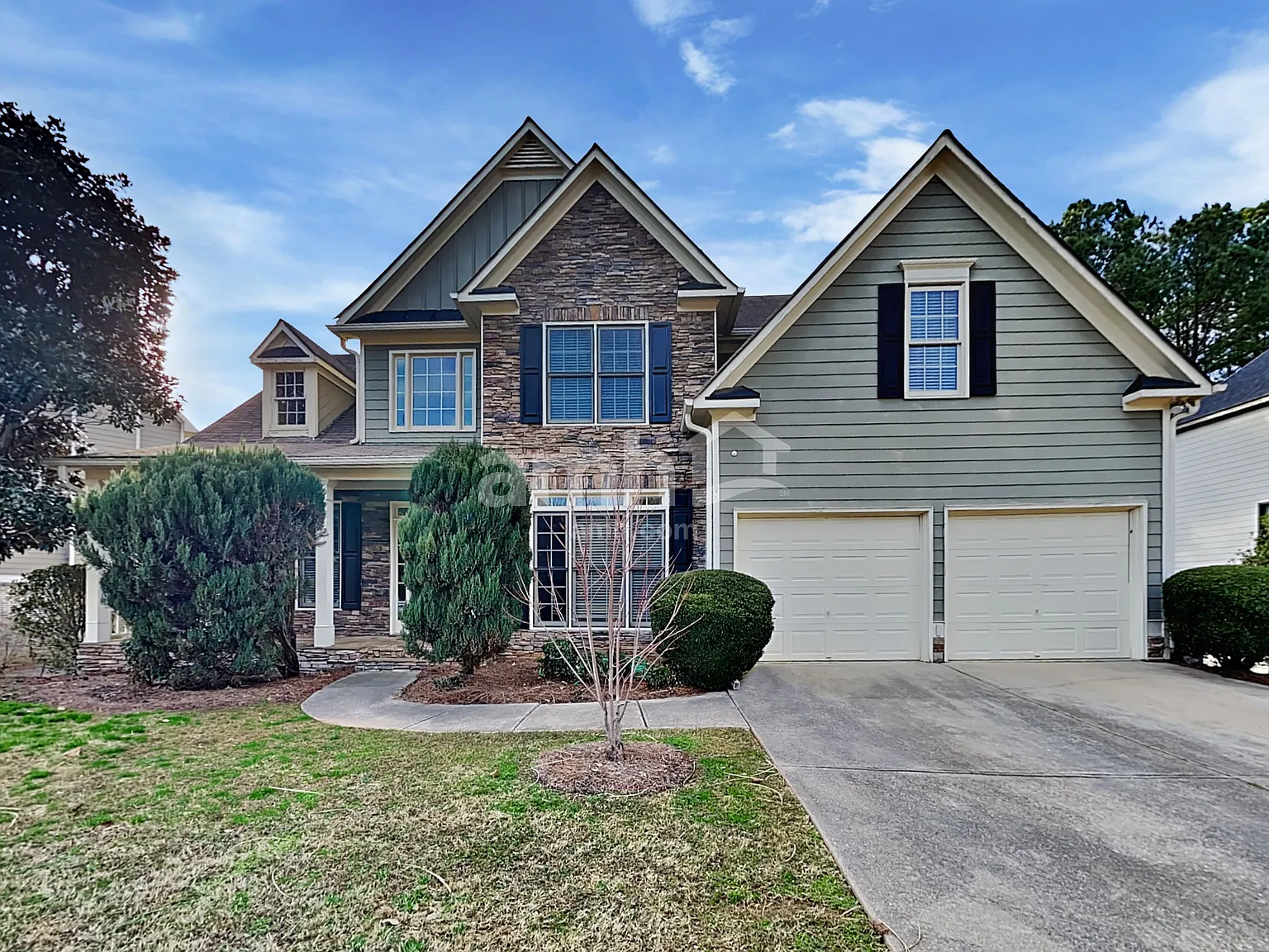 4 bed, 3.0 bath, 2360 sqft, $2,465 — Photo 1