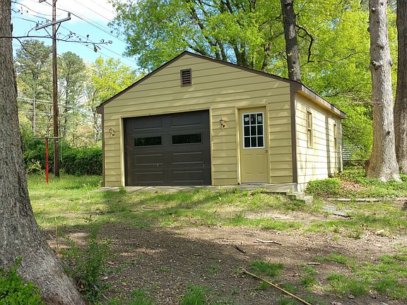 garage in back
