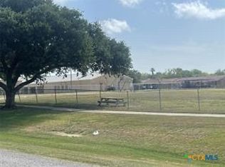 906 2nd St, Palacios, TX 77465