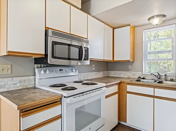 Portage Creek Apartments, 21119 81st Dr NE #2ea78b020, Arlington, WA 98223