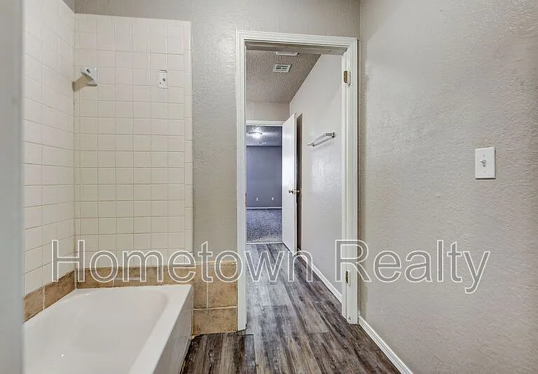 310 NW 118th St — Photo 33