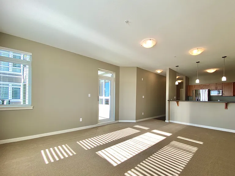 550 Island Hwy S — Photo 13