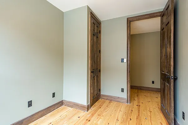Rented by Nooklyn NYC LLC | media 38