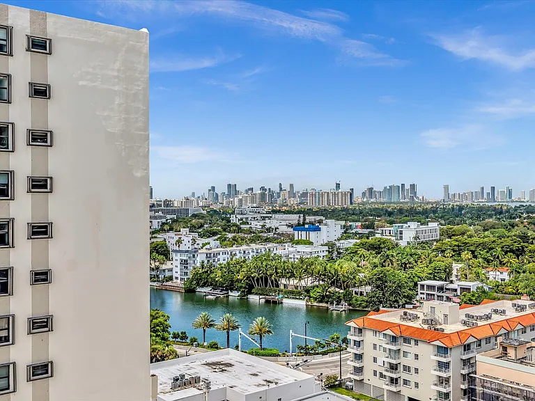 2655 Collins Ave #1710 — Photo 15