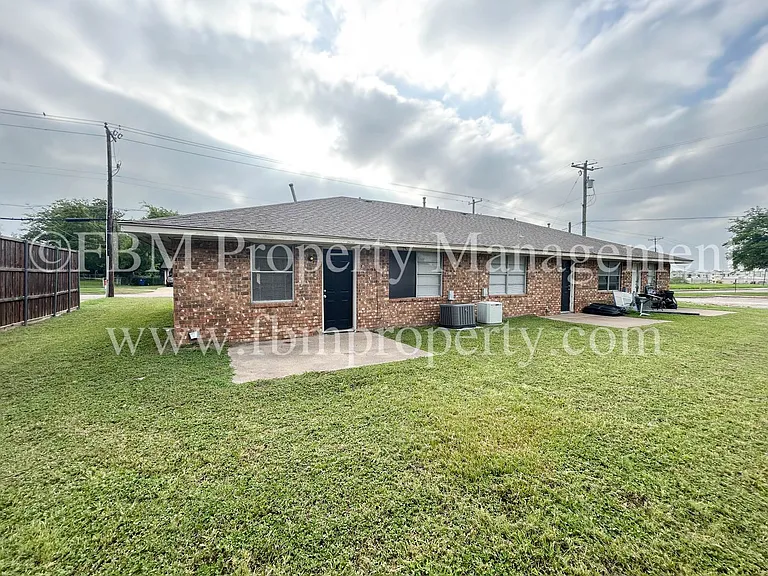 1603 S Hall St #A — Photo 2