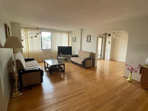 1731 Beacon St APT 813, Brookline, MA 02445