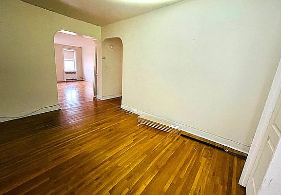 3rd image of 402 Ocean Pkwy #402