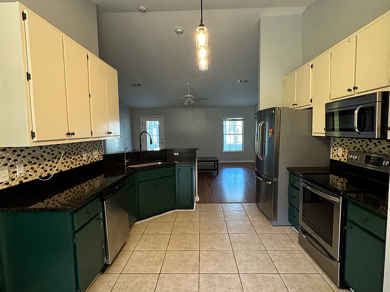 38 Kristins Dr — Photo 2