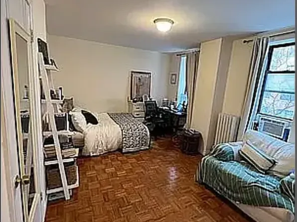 203 East 27th Street image 1 of 1