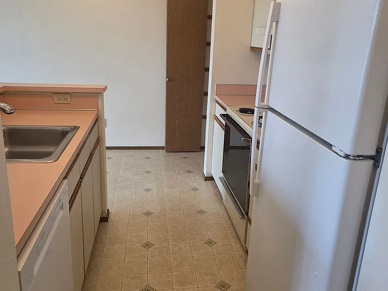 6215 Phinney Ave. N — Photo 5