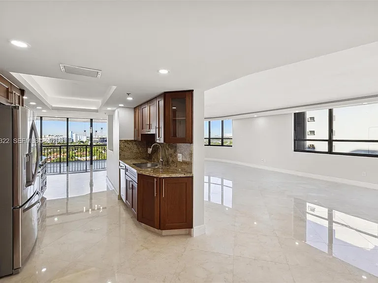 10175 Collins Ave #907 — Photo 11