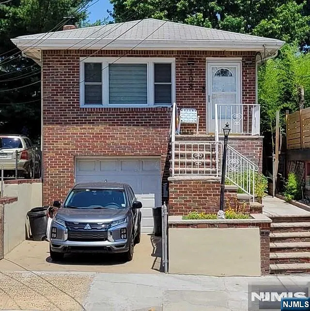 2 bed, 2.5 bath, $4,000 — Photo 1