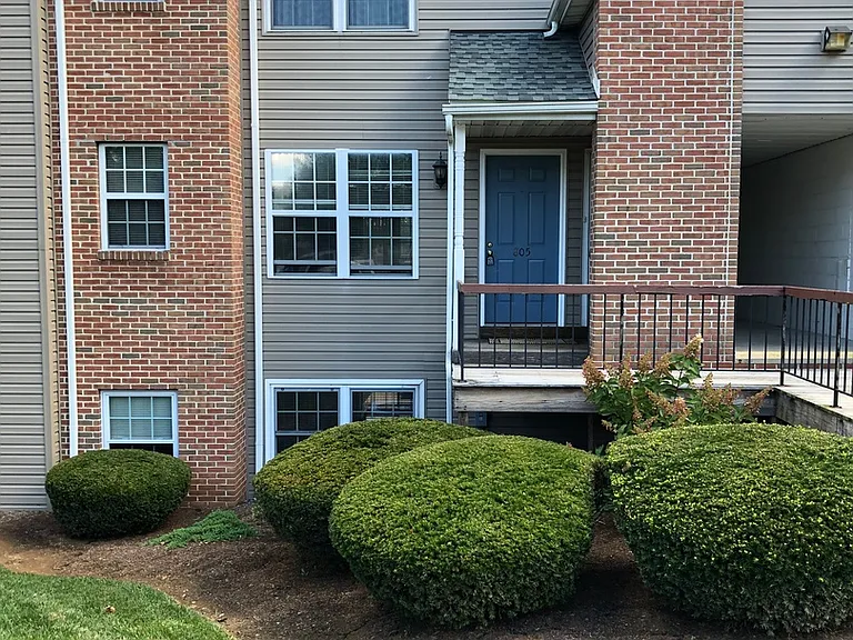 805 Christopher Dr — Photo 3