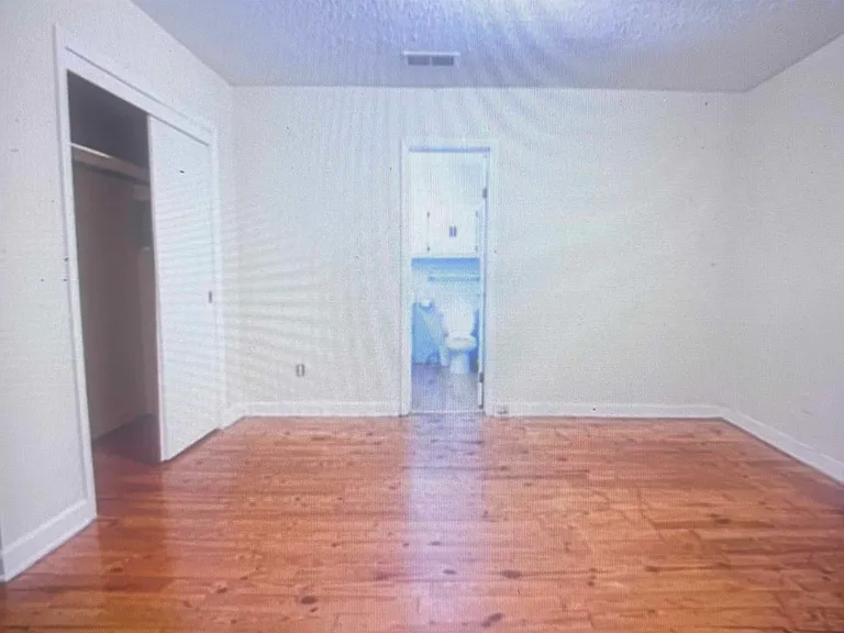 494 Fernwood Ave — Photo 3
