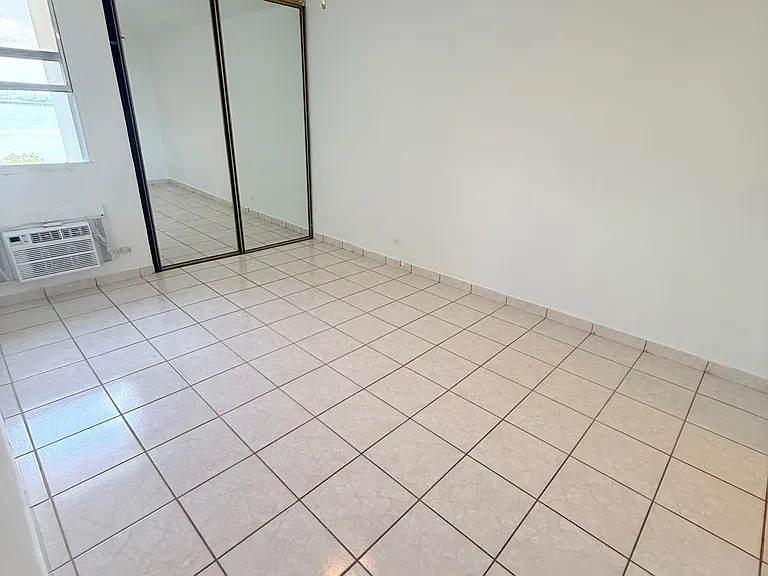 Laguna #6B — Photo 18