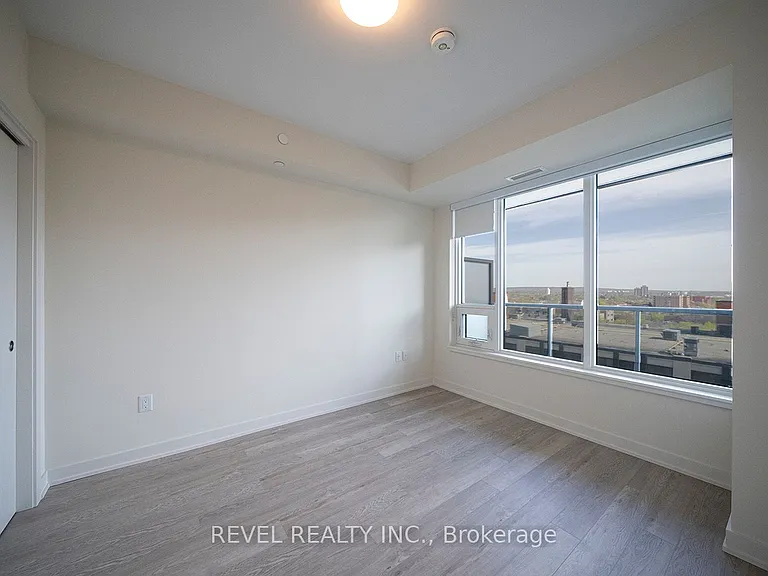 212 King William St #823 — Photo 9