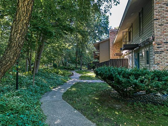 4th image of 86 Birnamwood Dr