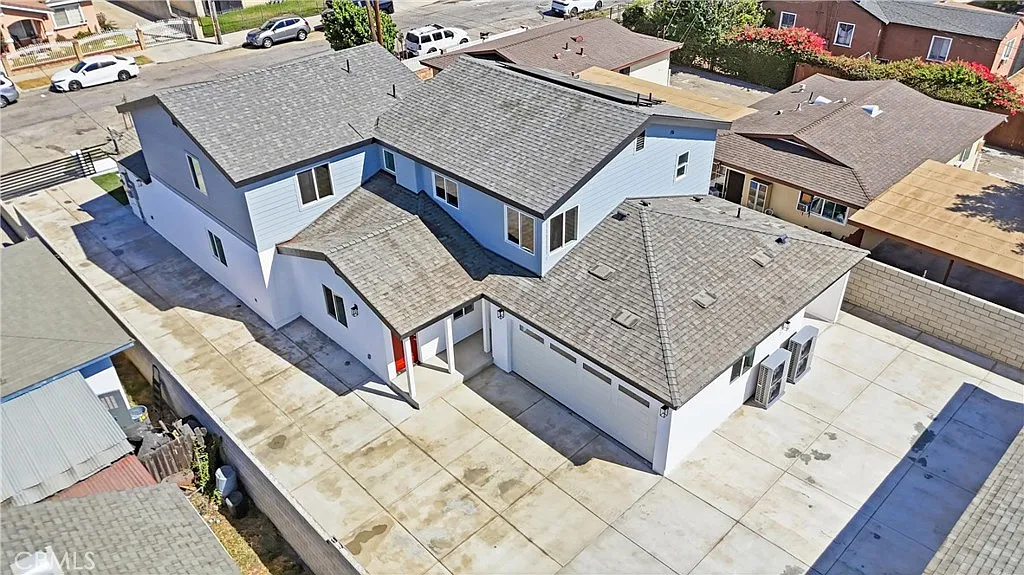 4 bed, 2.5 bath, 1516 sqft, $4,300 — Photo 2