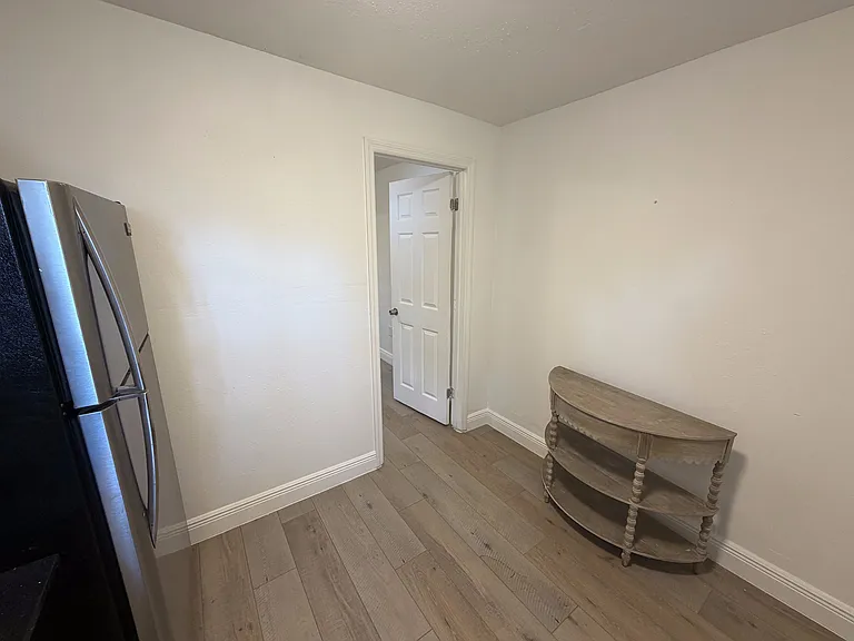5701 Middlesex Dr #B — Photo 2