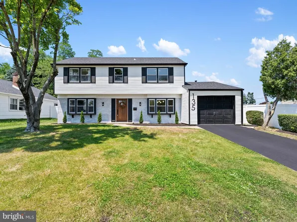 135 Middlebury Ln, Willingboro, NJ 08046