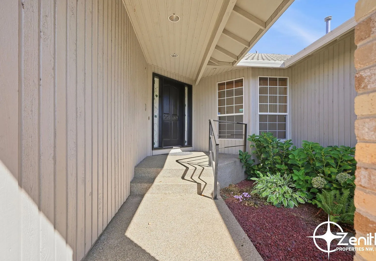 4 bed, 2.5 bath, 2566 sqft, $3,495 — Photo 4