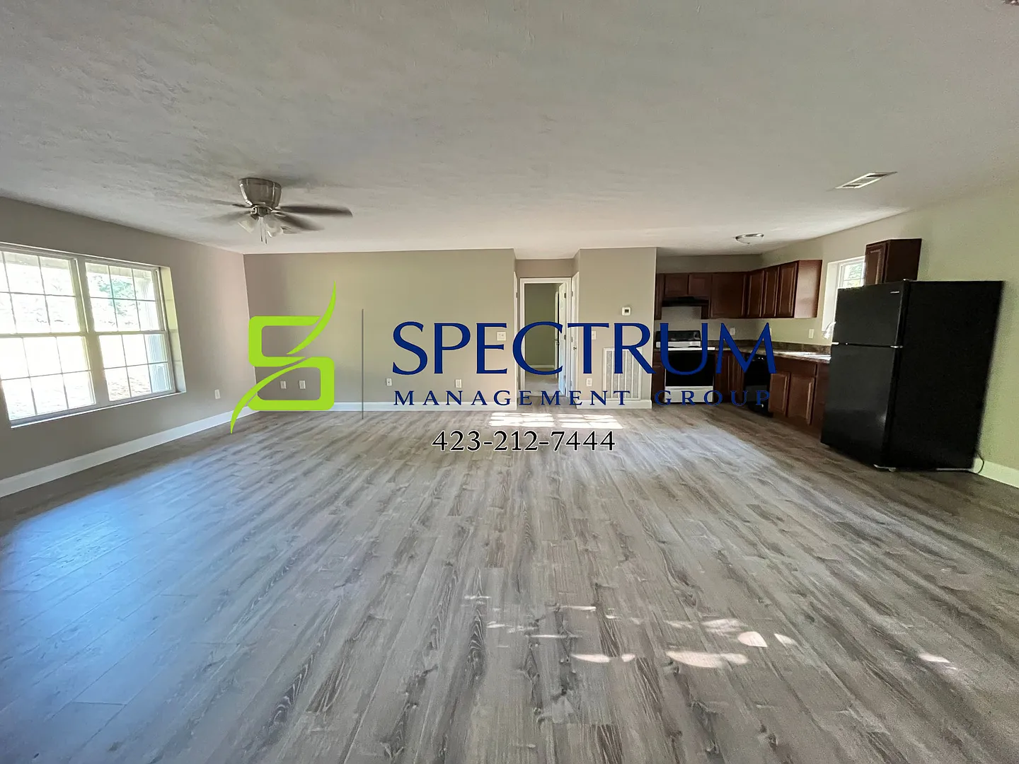 3 bedroom 2 bathroom single family home Camden Village — Photo 3