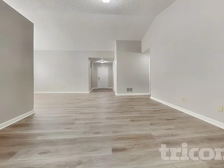 8341 Country Club Blvd — Photo 3