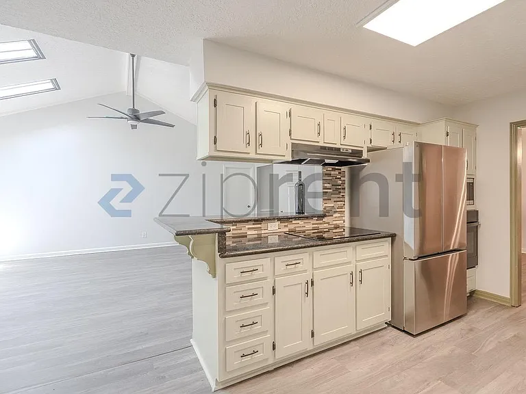 15443 Blackhawk Blvd — Photo 15