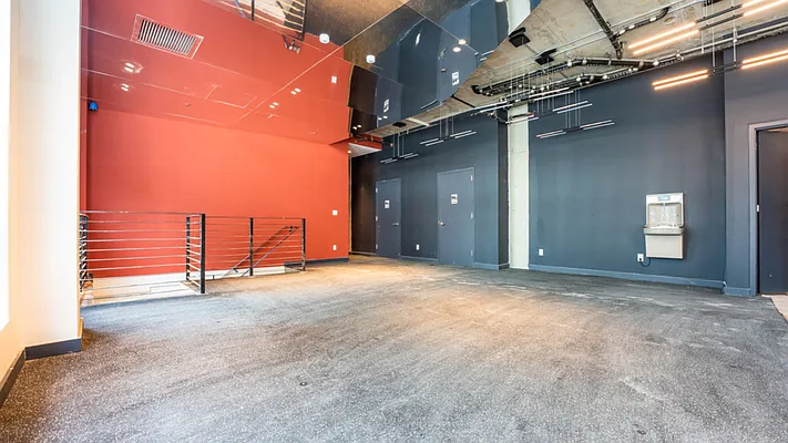 Rented by Nooklyn NYC LLC | media 54