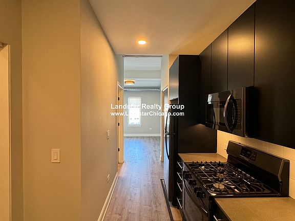 4th image of 941 W Belmont Ave APT 506