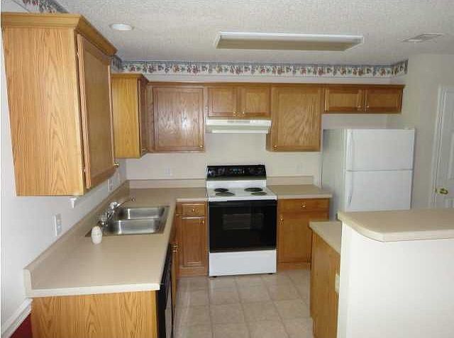 2nd image of 1326 Summerchase Ct