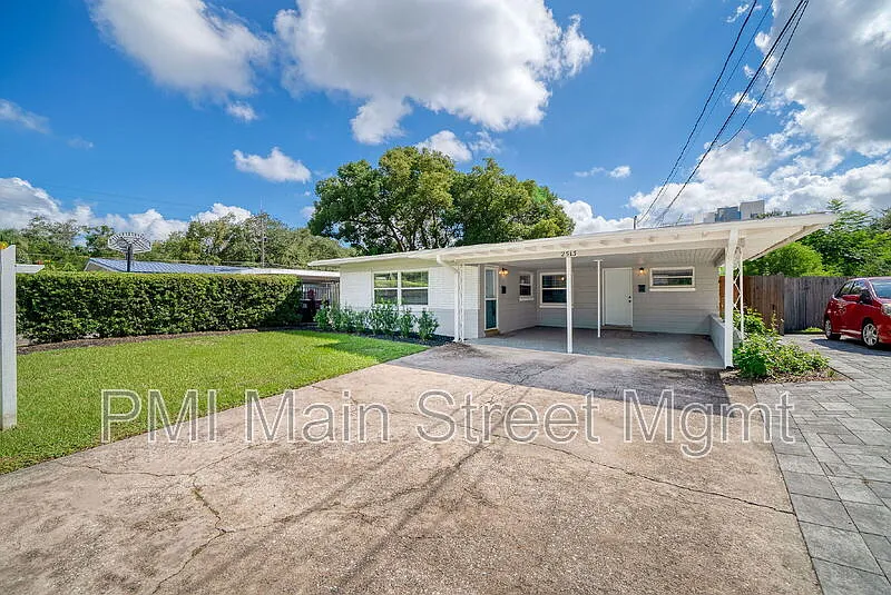 2 bed, 1.0 bath, 1316 sqft, $2,400 — Photo 2