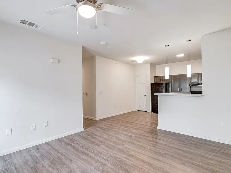 Crosswinds Apartment Homes — Photo 13