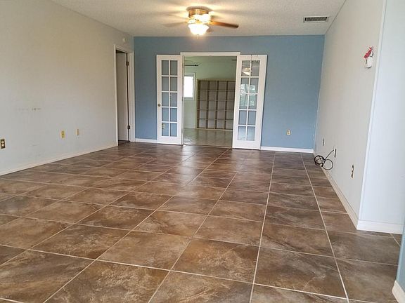 3rd image of 17540 SE 107th Ct