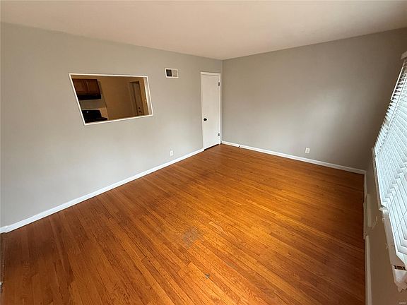 4th image of 1418 Broadlawns Ln
