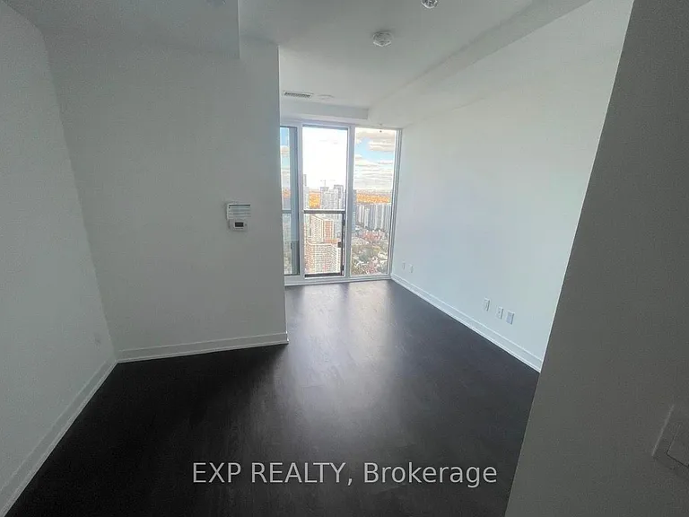 319 Jarvis St #LPH09 — Photo 5