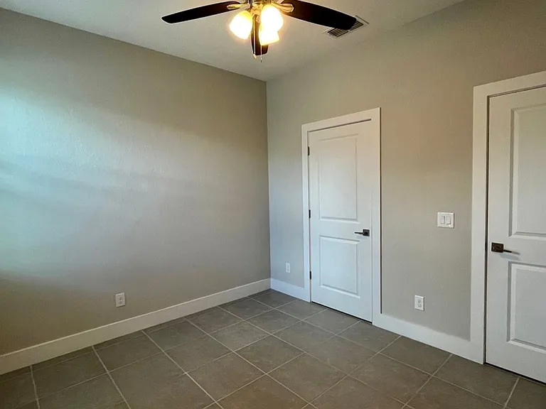 1157 Hudson Harbor Ln — Photo 12