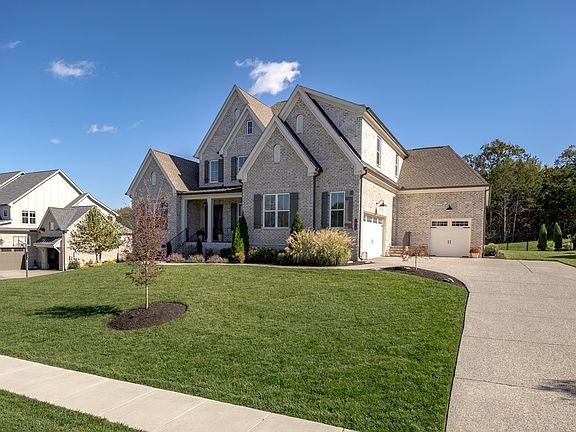 3rd image of 1012 Sinatra Dr